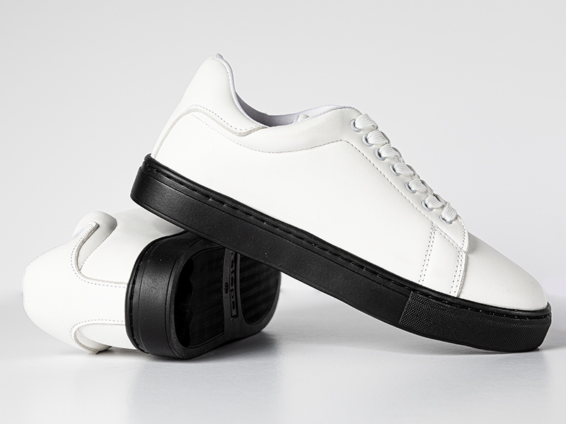 Casual Sneakers- White/Black